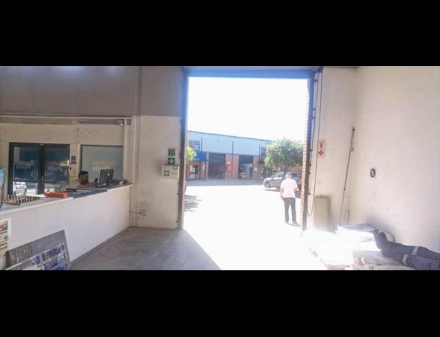 INDUSTRIAL PROPERTY TO RENT IN MONTANA PARK